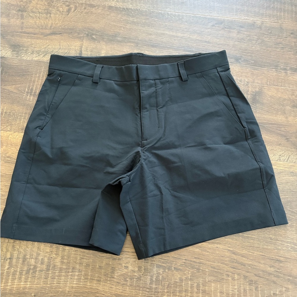 NOBULL Men's Black Shorts - size 33 - brand new, missing tag